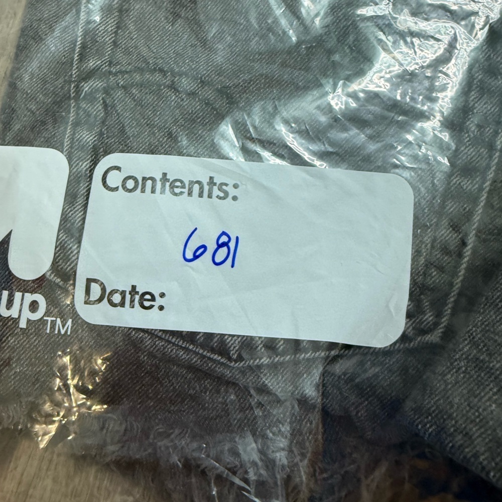 Levi’s 501 Trashed Black Cutout Jean Shorts 27 - Picture 9 of 9